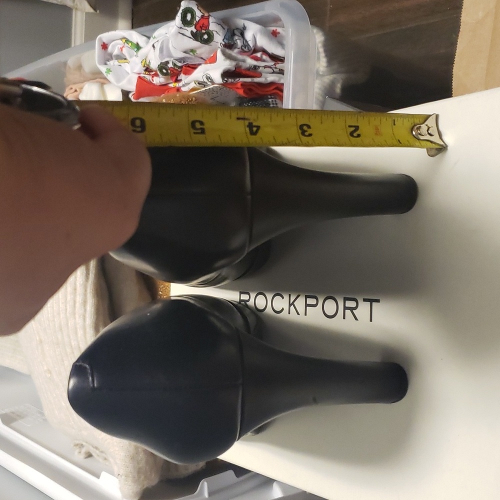 Rockport Ally Plain Pump View 6